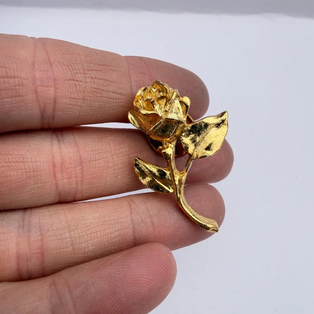 Source Unknown rose shaped
